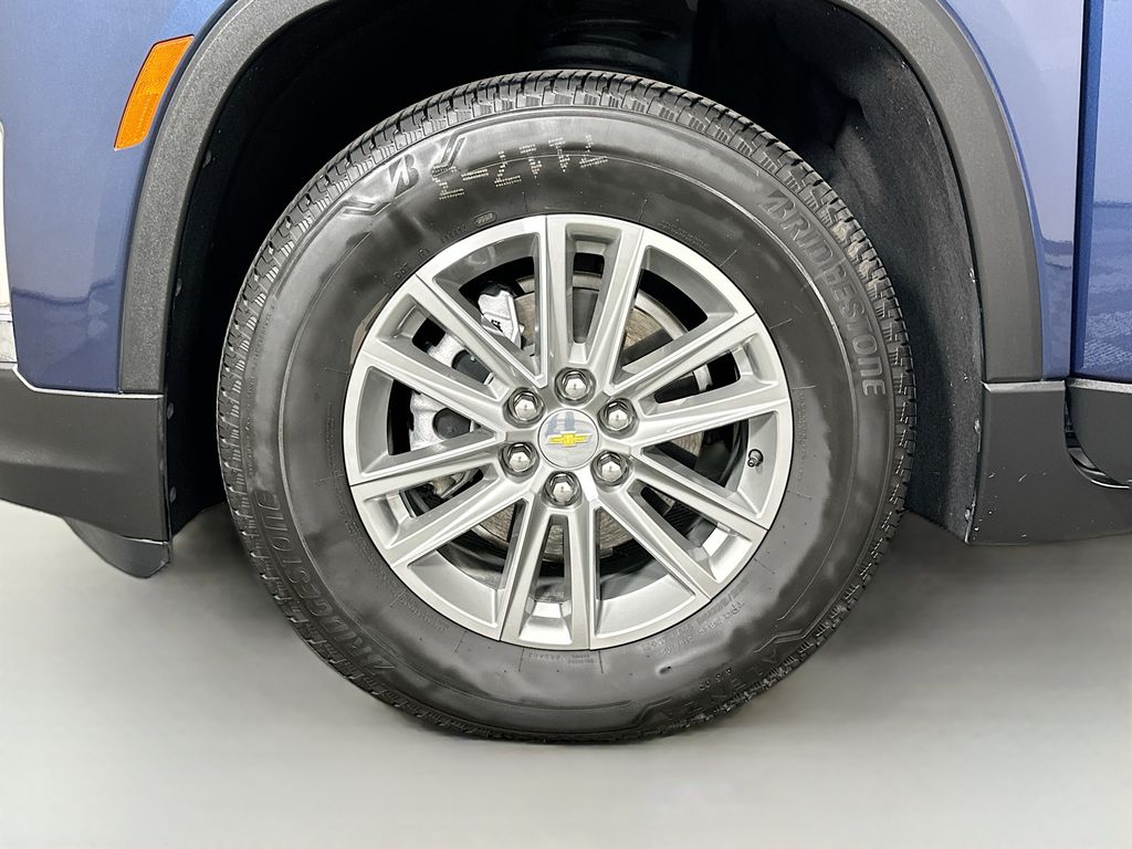 Thumbnail: 2023 Chevrolet Traverse - 32