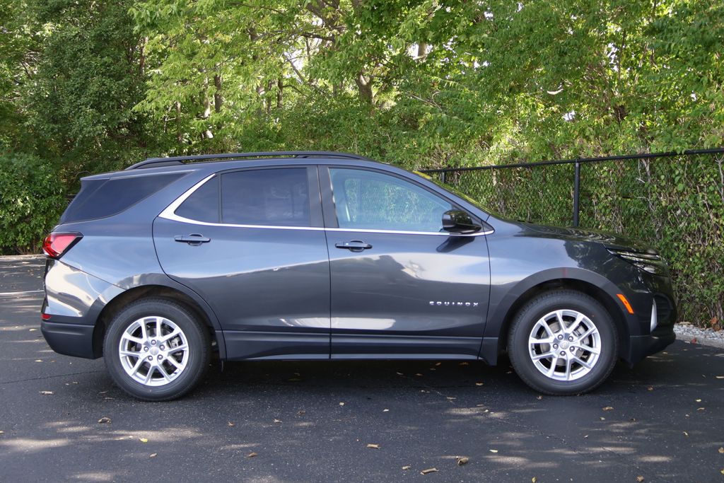 Thumbnail: 2022 Chevrolet Equinox - 11