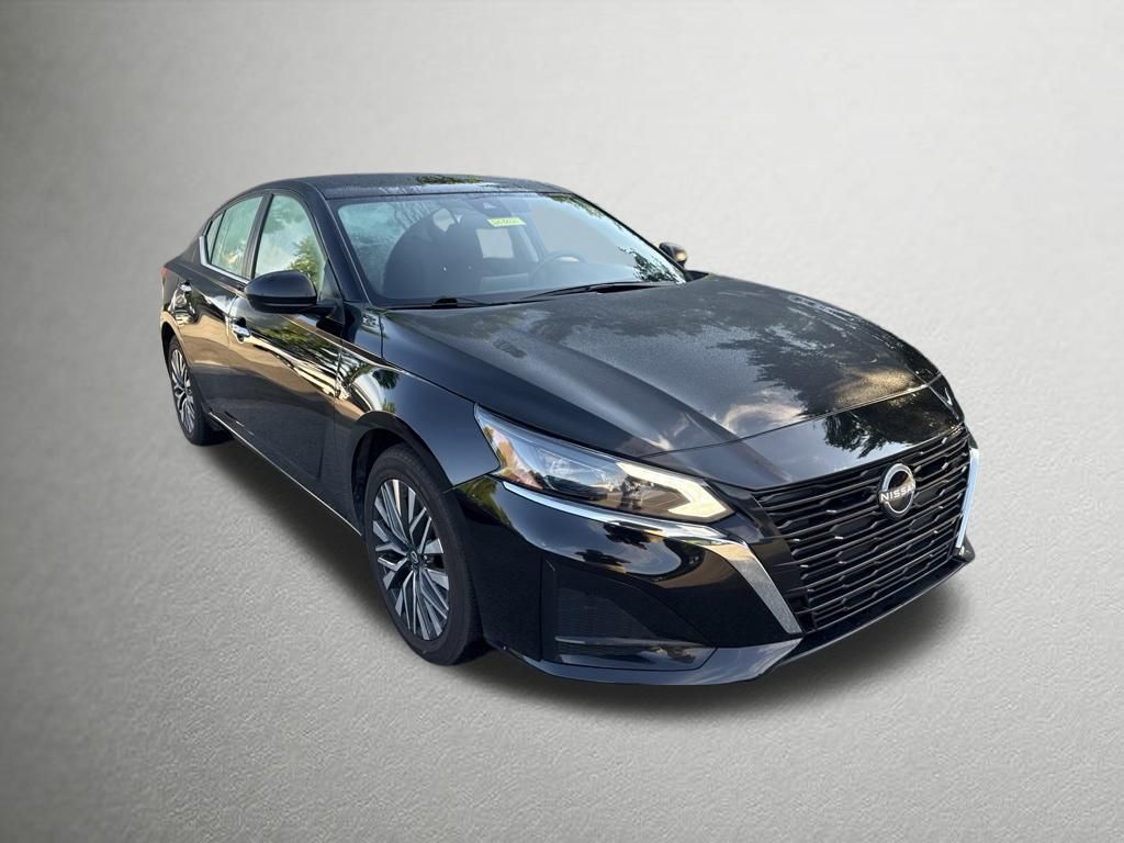 Super Black Clearcoat 2025 Nissan Altima Sedan Front-Wheel Drive Continuously Variable Transmission