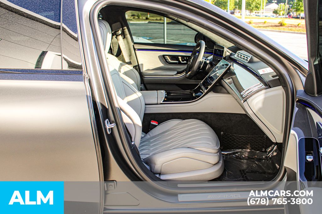 Used 2025 Gray Mercedes-Benz S 63 E AMG® image 17