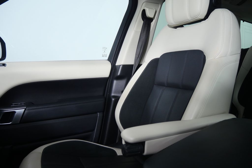 Thumbnail: 2021 Land Rover Range Rover Sport - 28