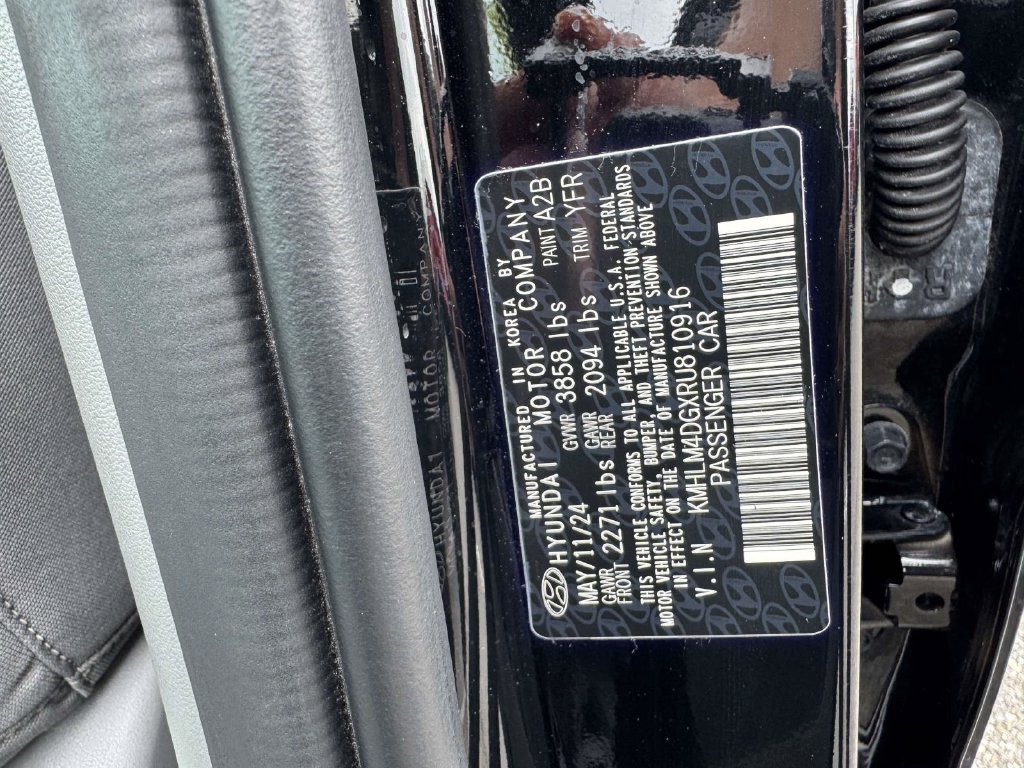 Used 2024 Hyundai Elantra Sedan
