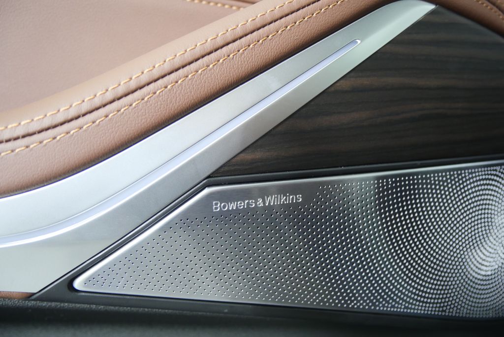 Thumbnail: 2026 BMW X7 - 9