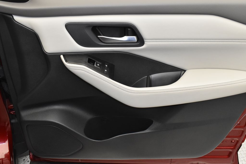 2022 Nissan Rogue SL 23