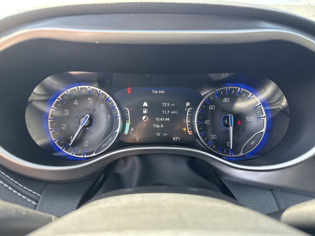 2026 Chrysler Pacifica Select White at River Oaks CDJR
