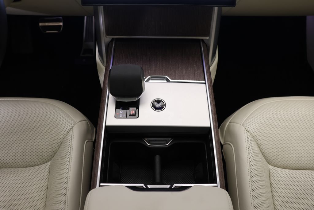 Thumbnail: 2024 Land Rover Range Rover - 23