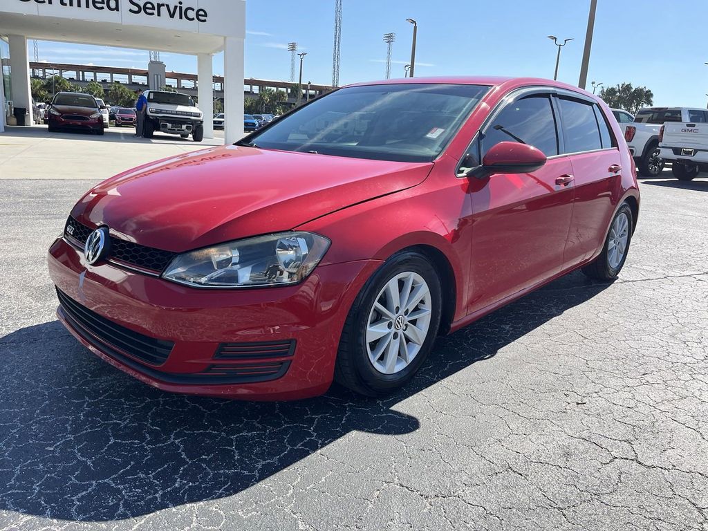 2015 Volkswagen Golf TSI S 4-Door 8