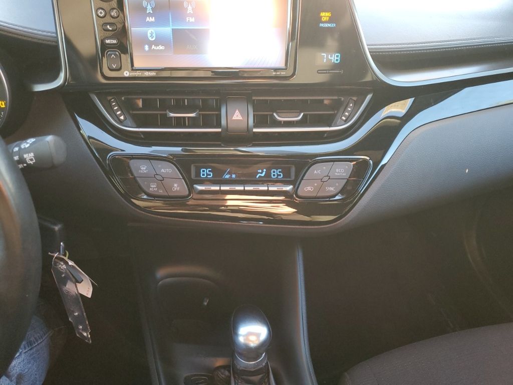 Used Car 2018 Toyota C-hr  Xle For Sale Under $20,000 In Austin, Texas