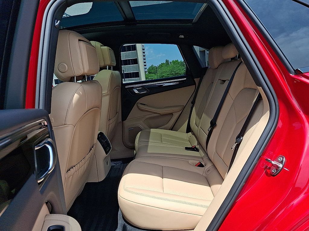 Thumbnail: 2025 Porsche Macan - 13