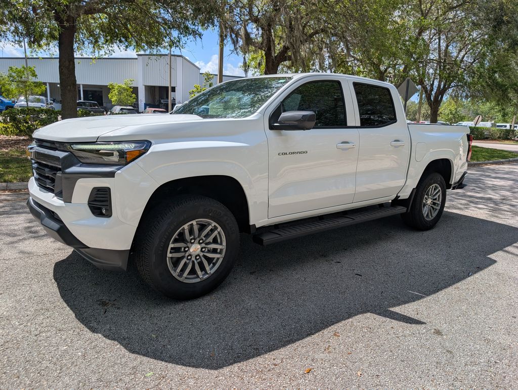 View vehicle photo 3