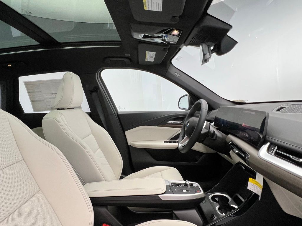 Thumbnail: 2026 BMW X1 - 6