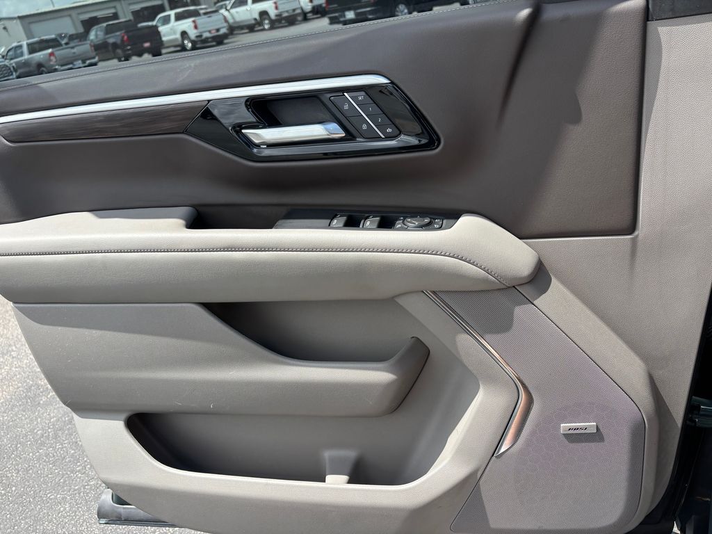 Used Car 2025 Chevrolet Suburban  Z71 For Sale Under $70,000 In Austin, Texas