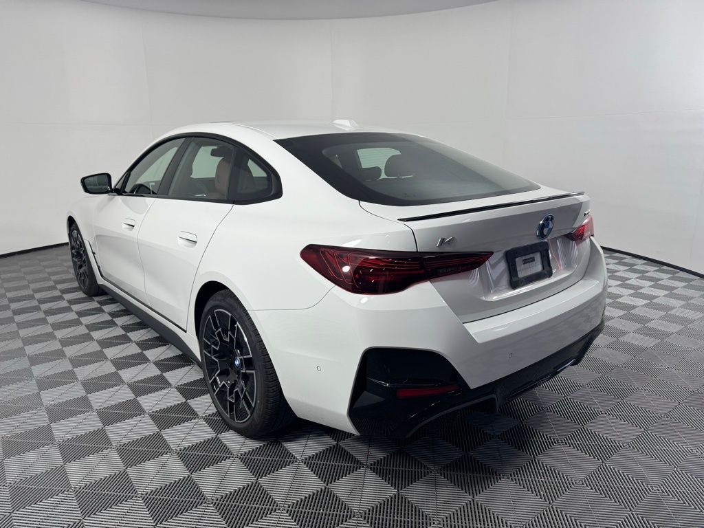 Thumbnail: 2025 BMW i4 - 7