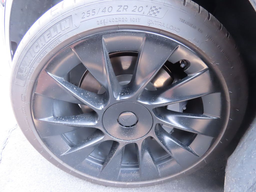 Thumbnail: 2022 Tesla Model Y - 15