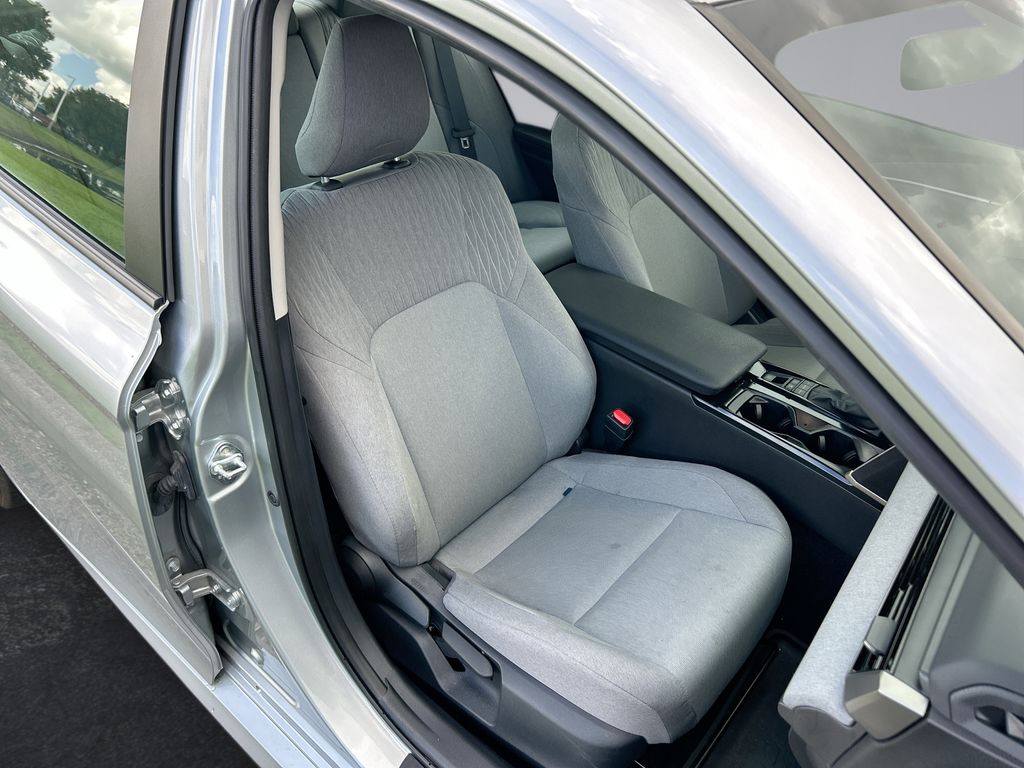 Thumbnail: 2025 Toyota Camry - 32