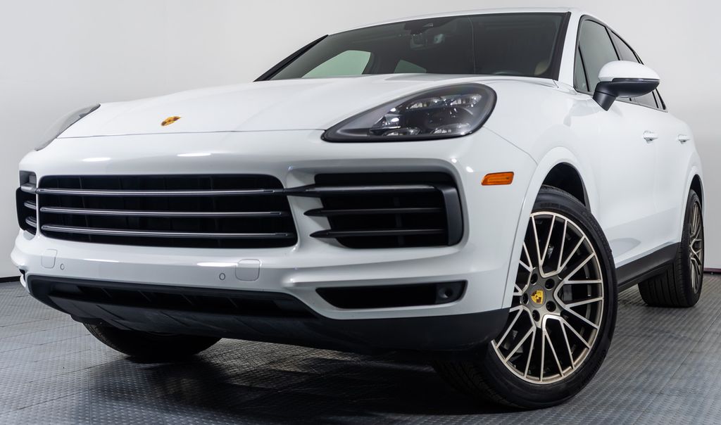 2023 Porsche Cayenne S Platinum Edition
