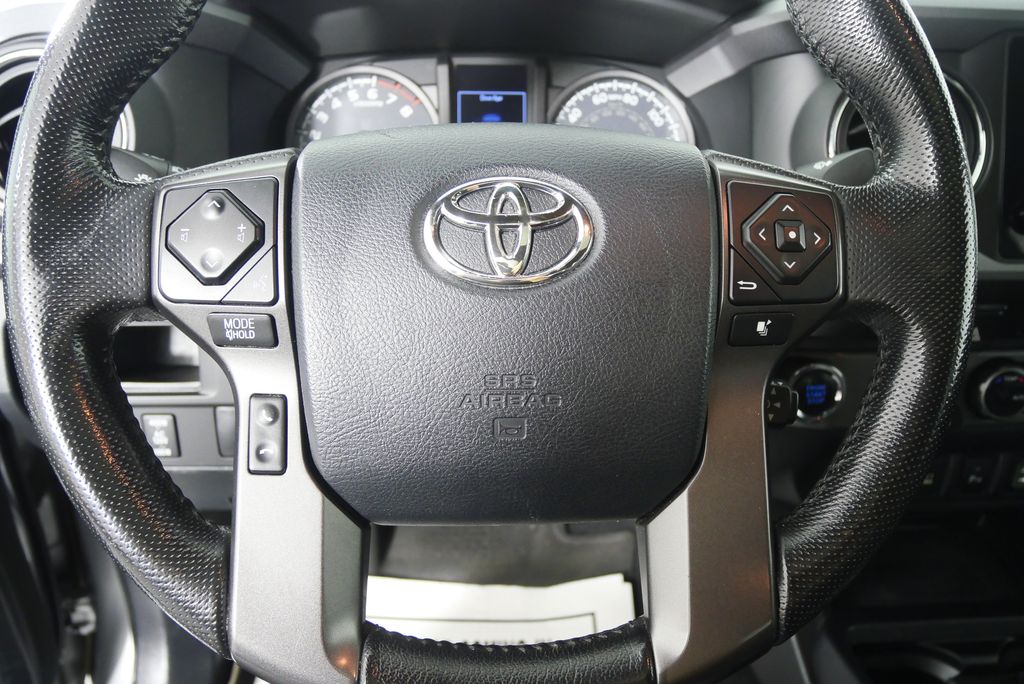 Thumbnail: 2016 Toyota Tacoma - 22