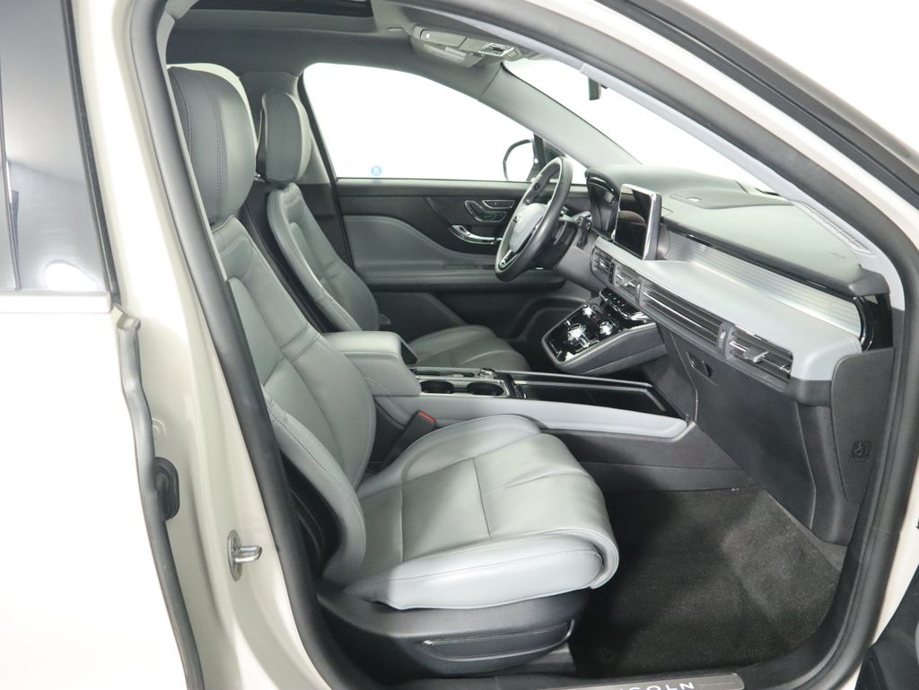 Thumbnail: 2022 Lincoln Corsair - 20