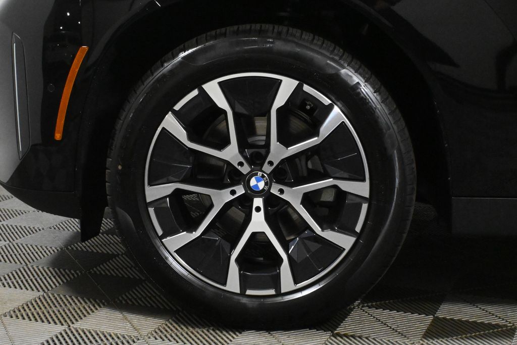 Thumbnail: 2026 BMW X3 - 12