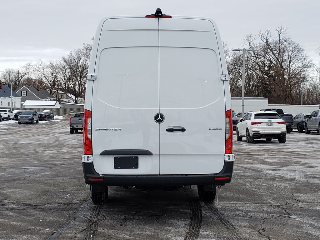 Thumbnail: 2026 Mercedes-Benz Sprinter - 4