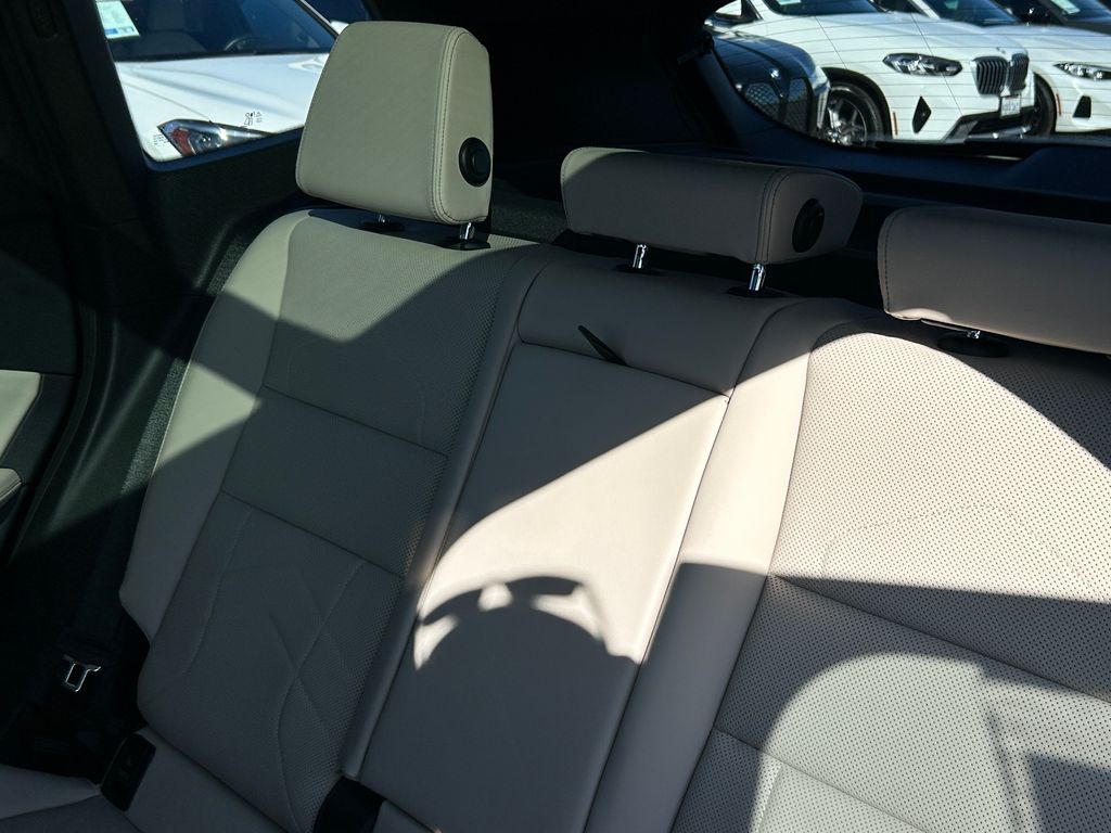 Thumbnail: 2025 BMW X1 - 32