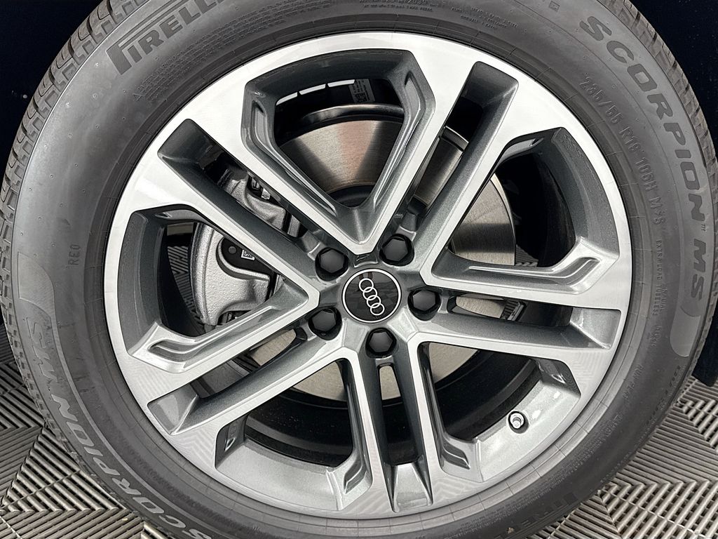 Thumbnail: 2025 Audi Q5 - 31