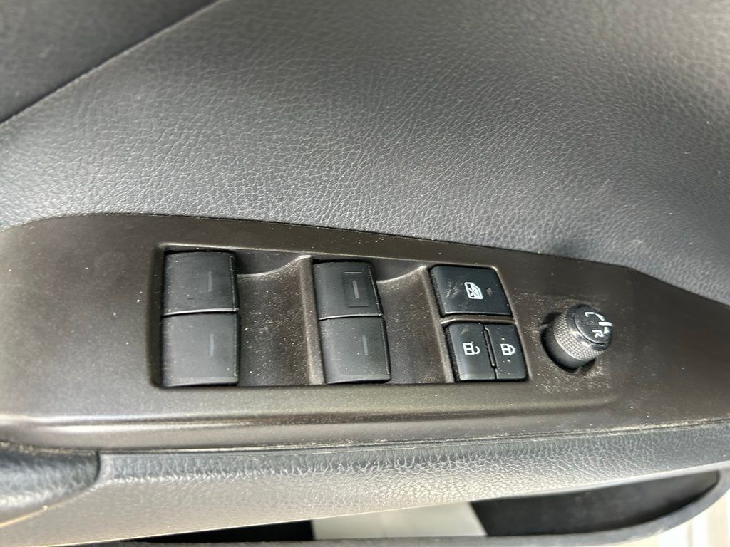 2021 Toyota Camry SE 22
