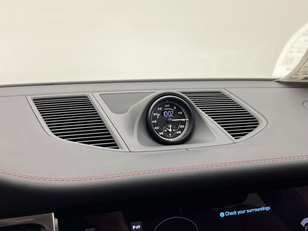 Thumbnail: 2026 Porsche Macan - 19