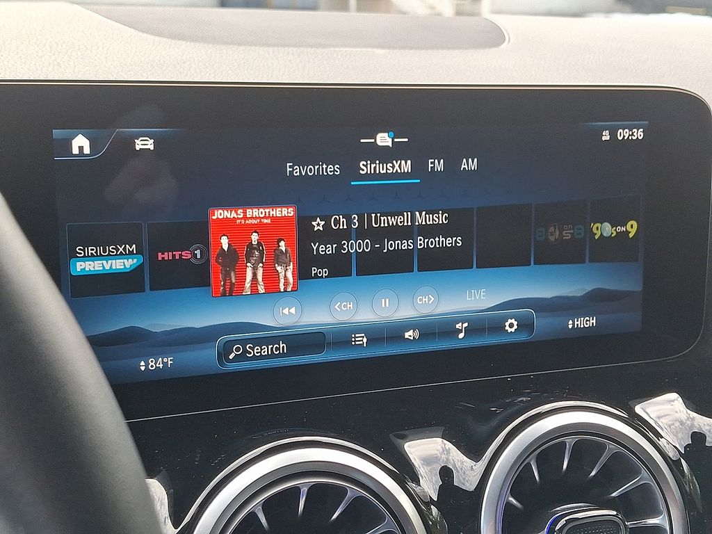 Thumbnail: 2025 Mercedes-Benz GLA - 16