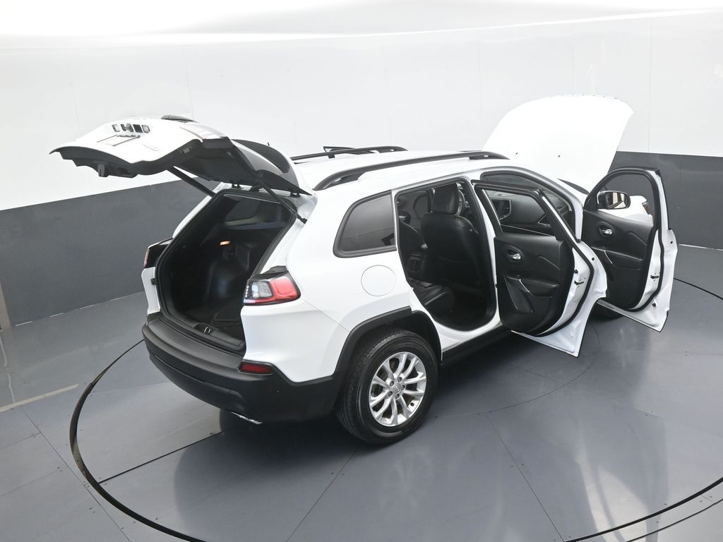 Used 2022 Bright White Clearcoat Jeep Latitude Lux image 71