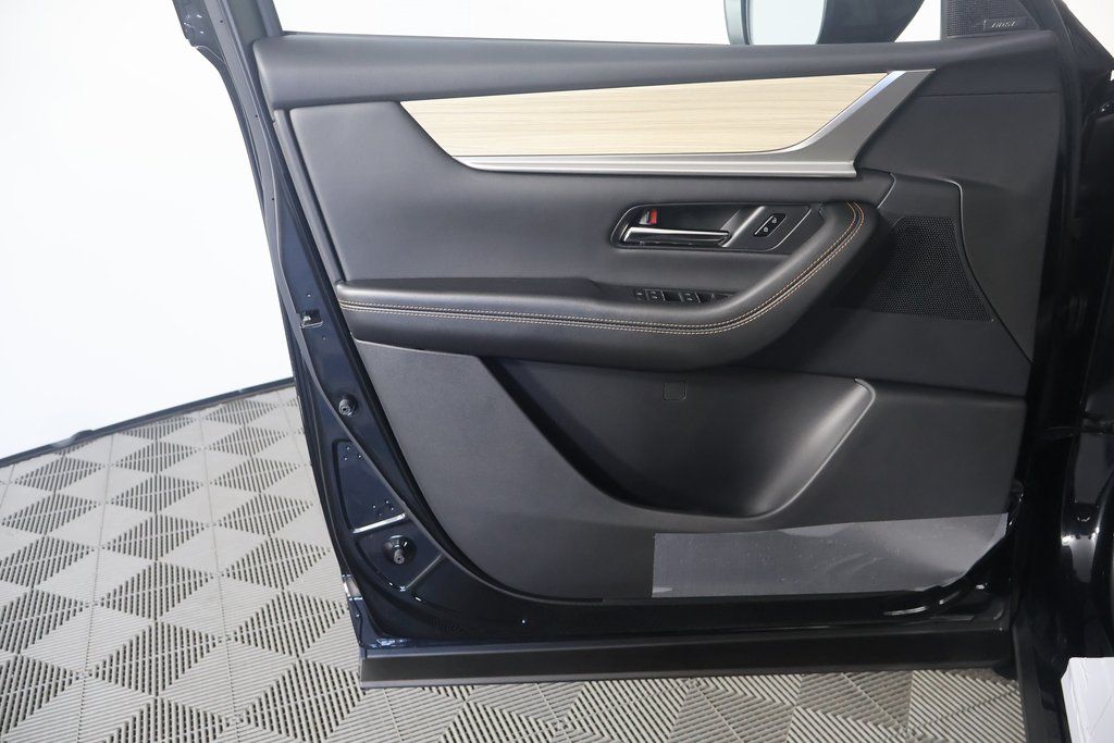 Thumbnail: 2025 Mazda CX-70 - 7