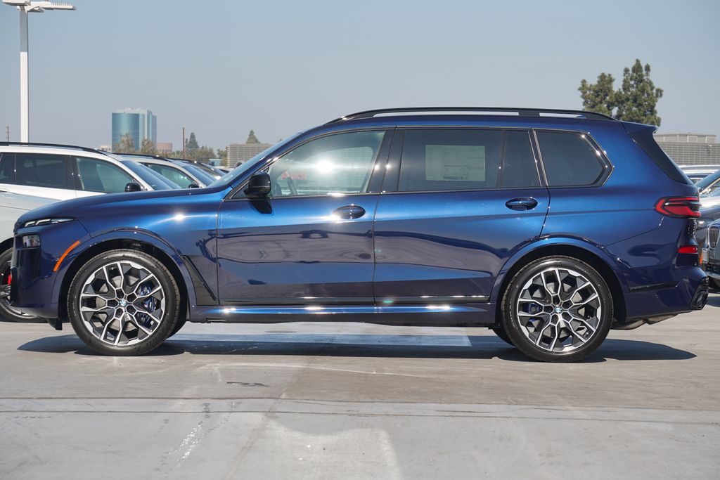 2025 BMW X7 M60i 4