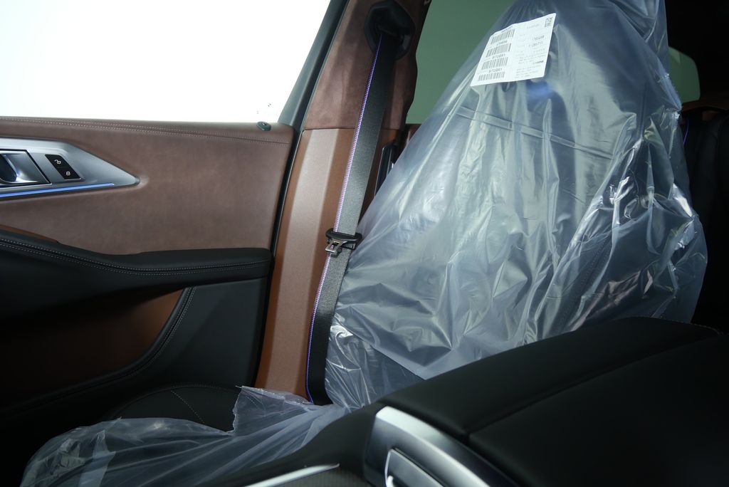 Thumbnail: 2026 BMW XM - 26