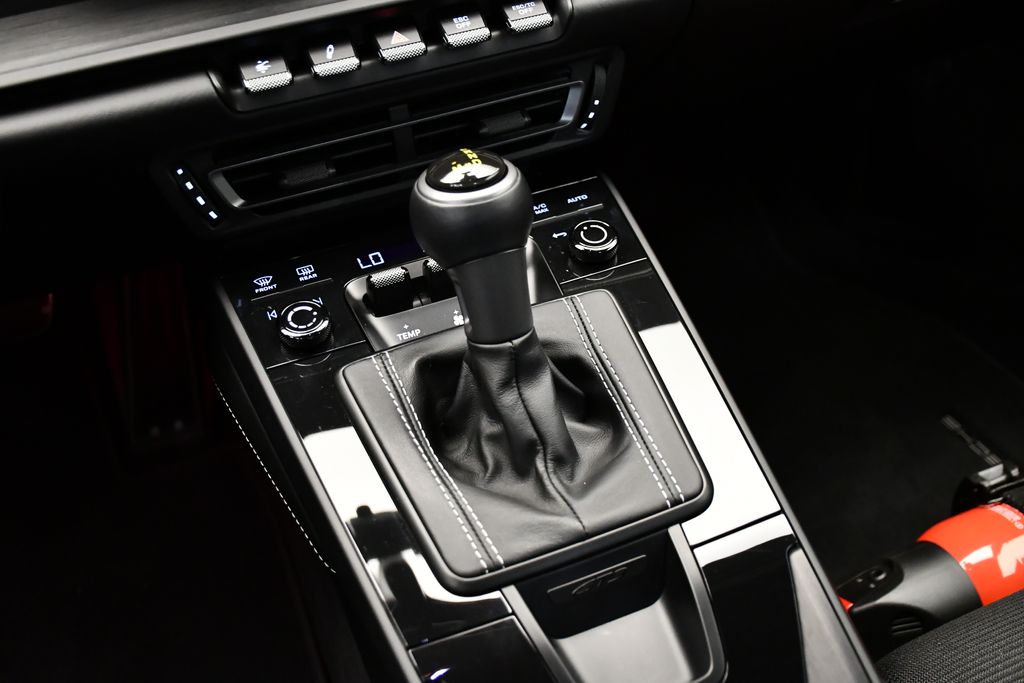 Thumbnail: 2024 Porsche 911 - 32