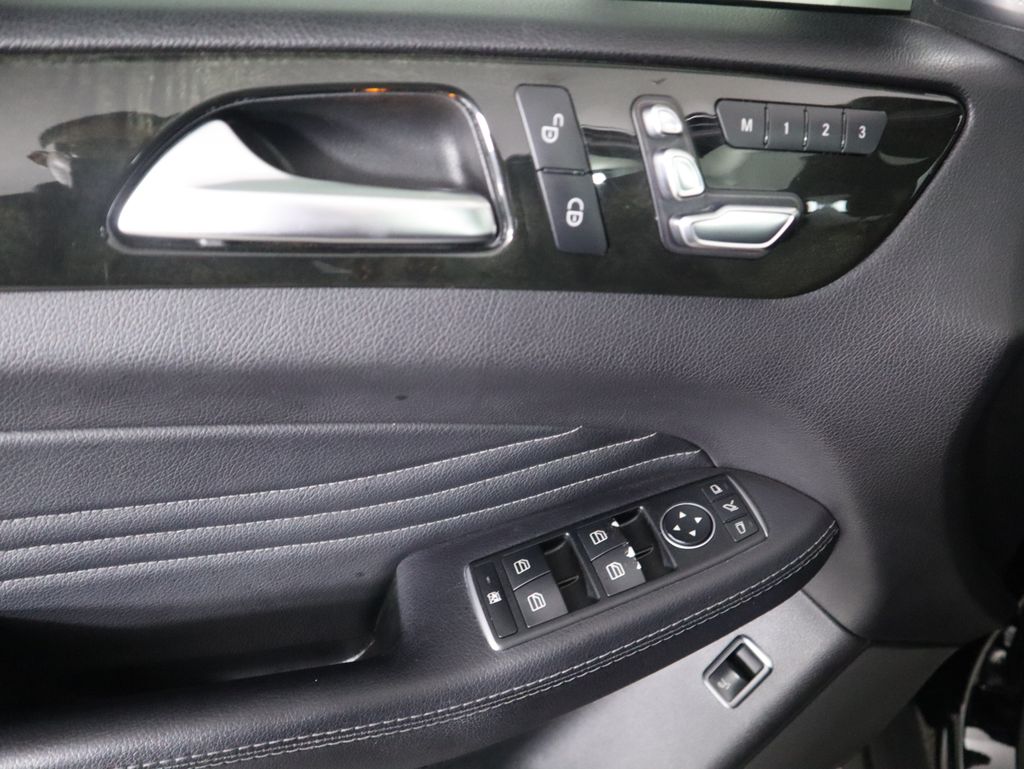 Thumbnail: 2018 Mercedes-Benz GLE - 23