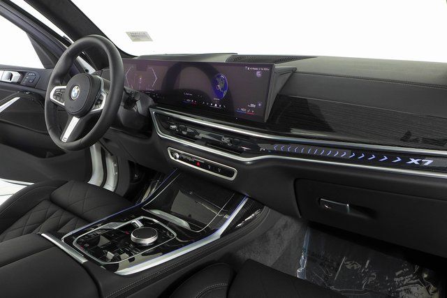 2024 BMW X7 xDrive40i 13