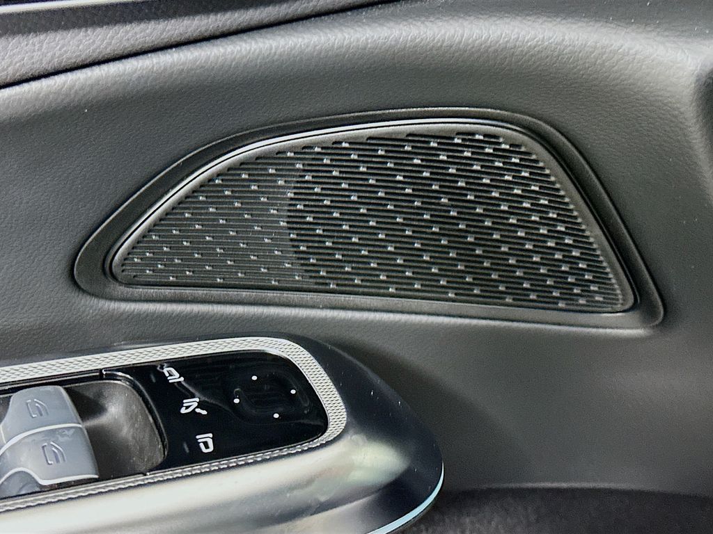 Thumbnail: 2025 Mercedes-Benz E-Class - 19