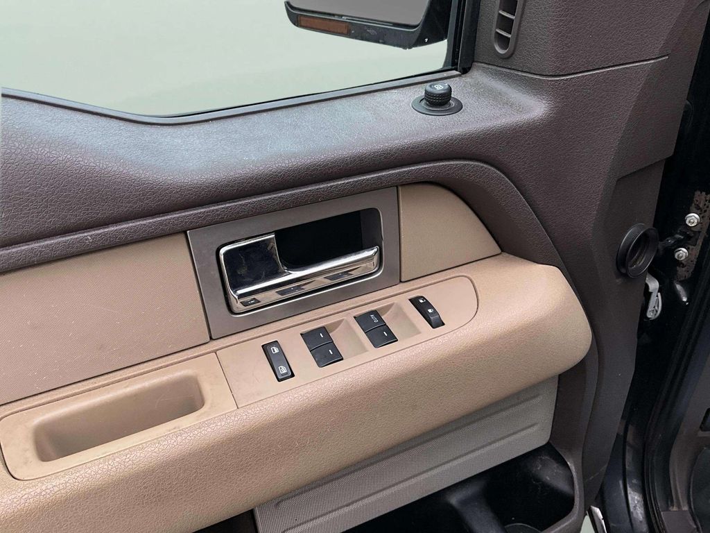 Used 2010 Black Ford XLT image 16
