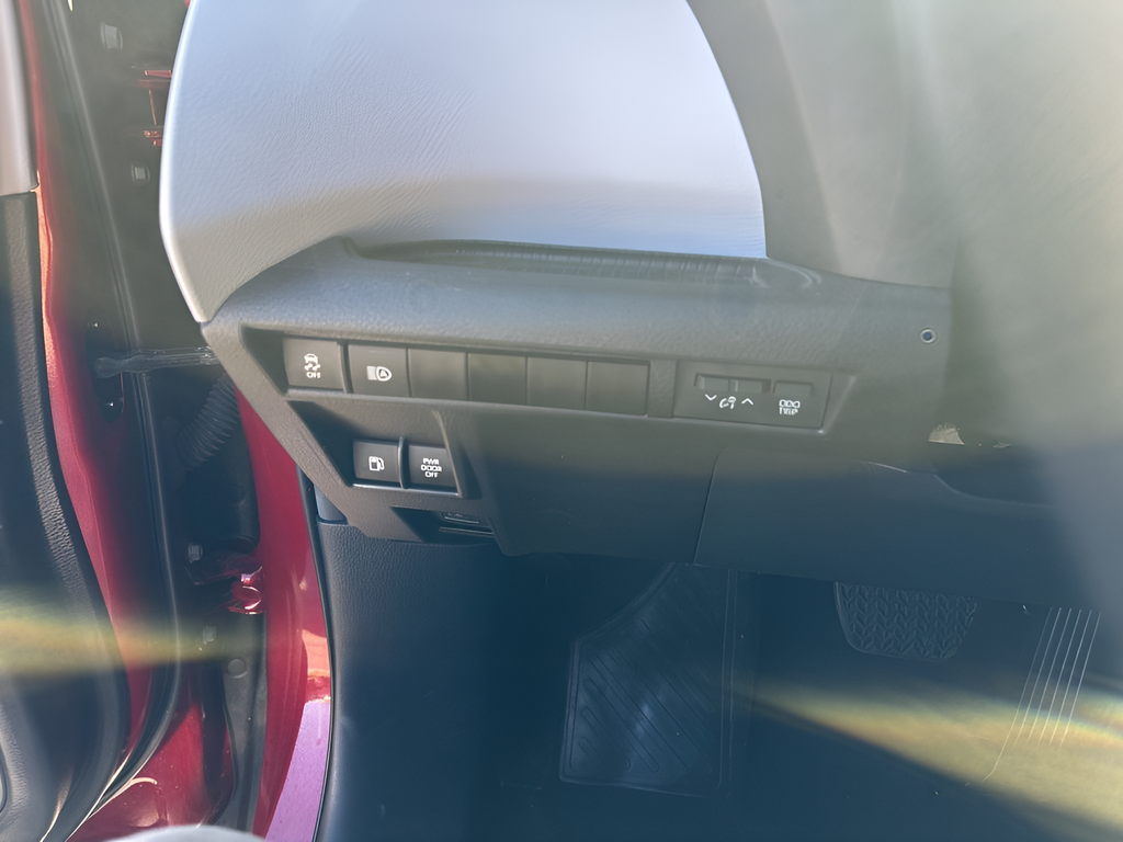 Used Car 2025 Toyota Sienna  Le For Sale Under $50,000 In Austin, Texas