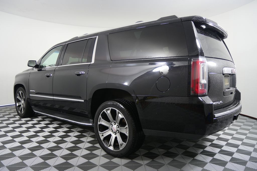 2017 GMC Yukon XL Denali 5