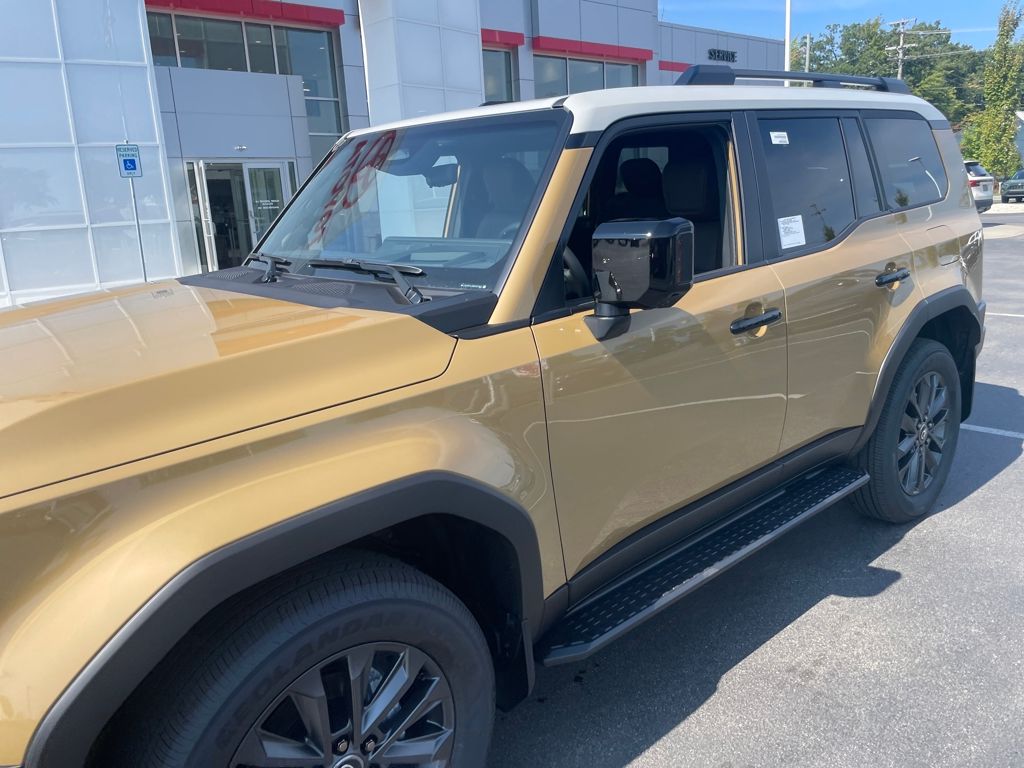 2025 Toyota Land Cruiser photo 3