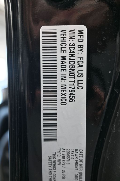 New 2026 Diamond Black Crystal Pearlcoat Jeep Latitude image 21