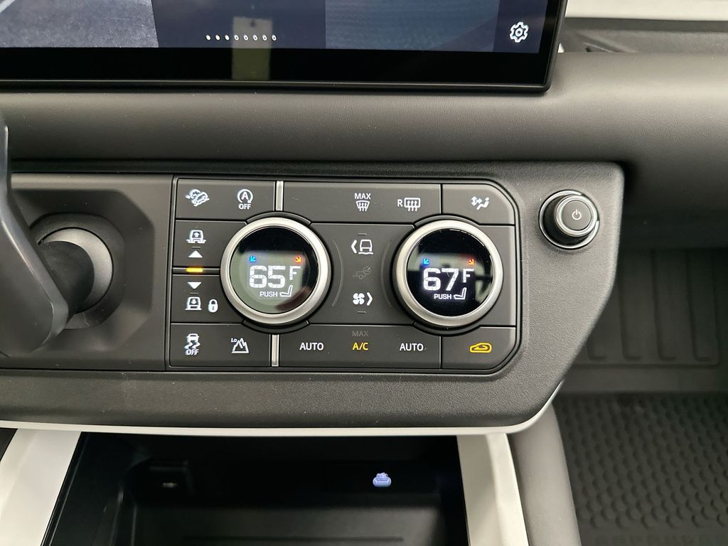 2025 Land Rover Defender 110 12