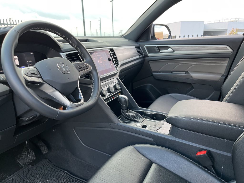 Thumbnail: 2022 Volkswagen Atlas - 18