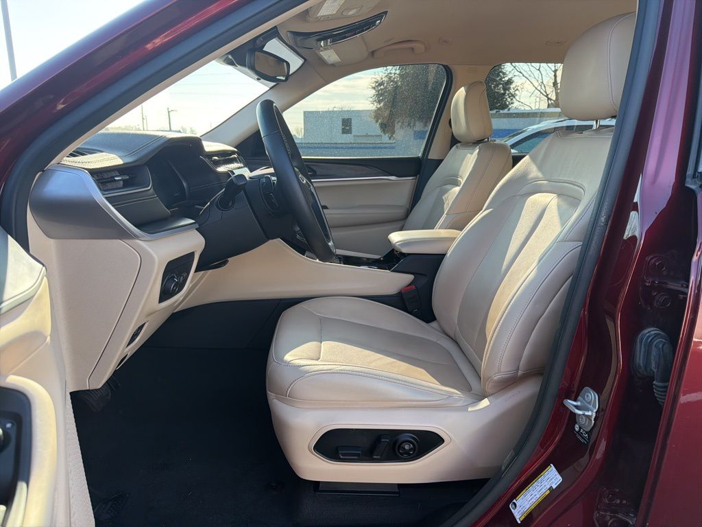 Thumbnail: 2021 Jeep Grand Cherokee L - 17