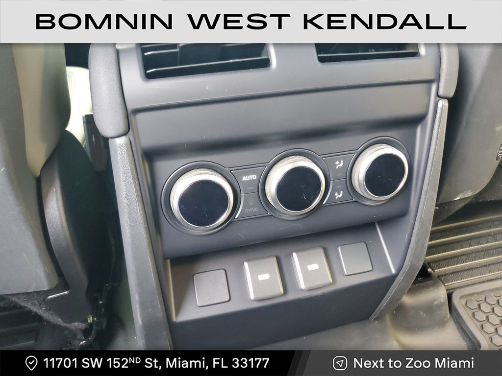 2023 Land Rover Defender 110 S photo