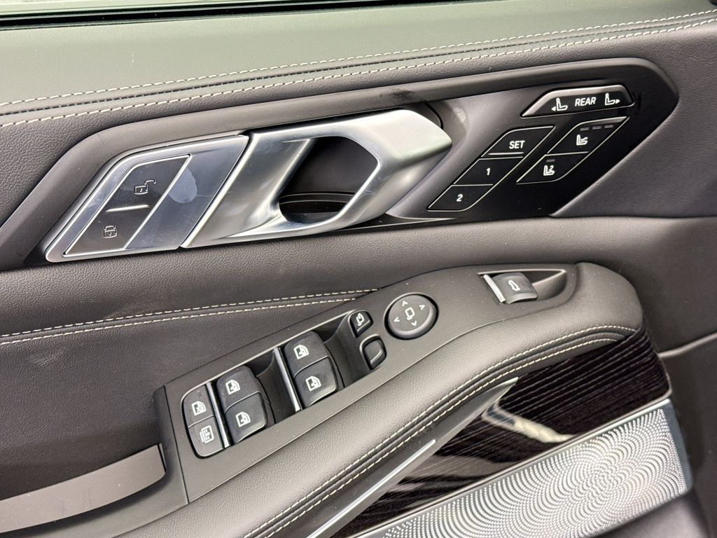 Thumbnail: 2026 BMW X7 - 22