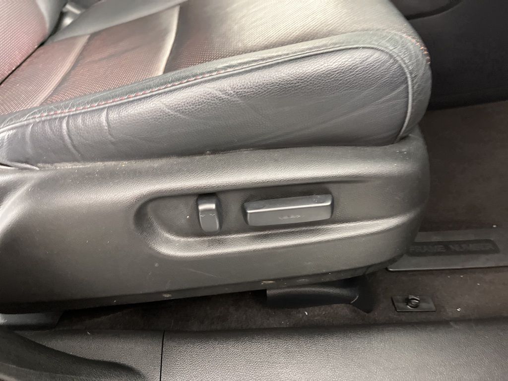 Thumbnail: 2020 Honda Pilot - 9