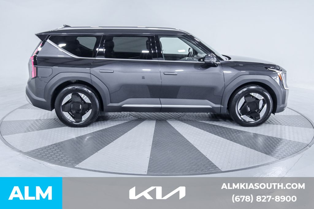 2024 Kia EV9 Wind photo 11