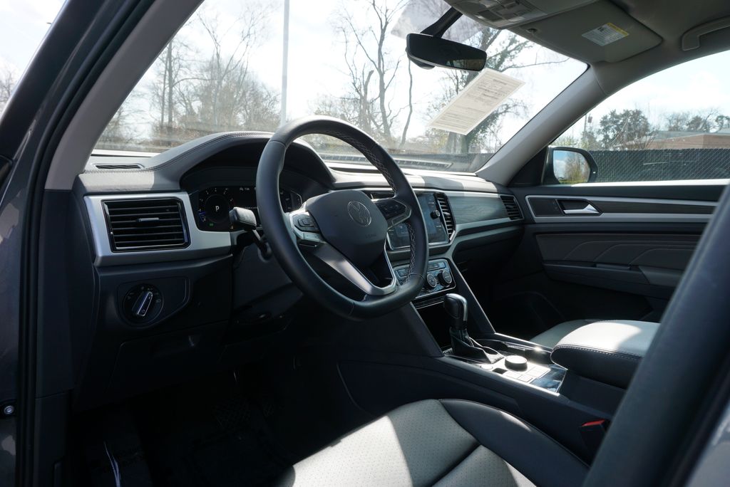 Thumbnail: 2023 Volkswagen Atlas - 10